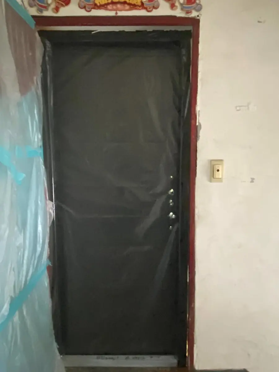 新北市三重區單玄關門安裝施工實績照片 1