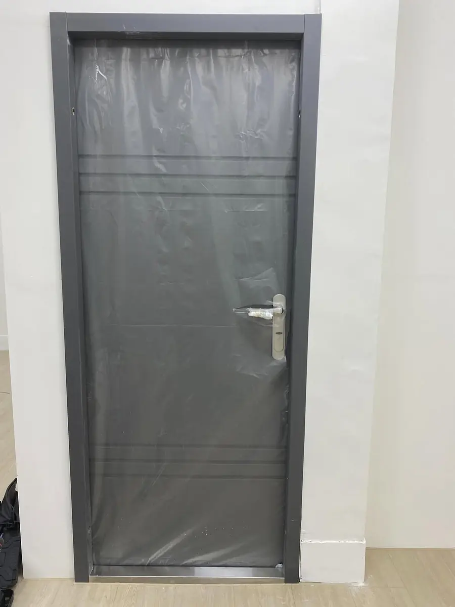 台北市內湖區單玄關門安裝施工實績照片