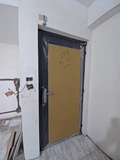 新北市板橋區單玄關門安裝施工實績照片 1