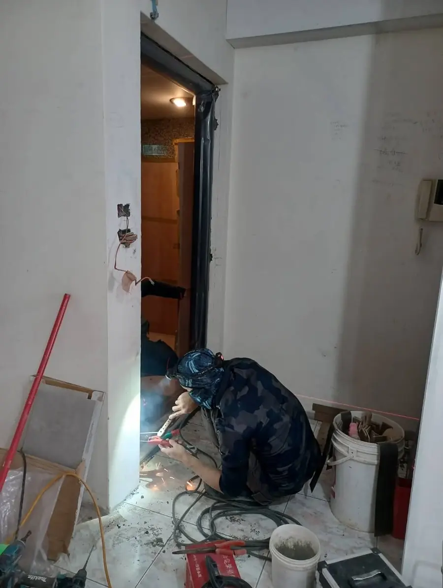 新北市板橋區單玄關門安裝施工實績照片 2
