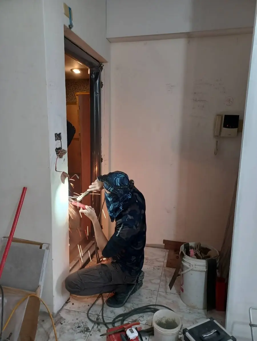 新北市板橋區單玄關門安裝施工實績照片 3