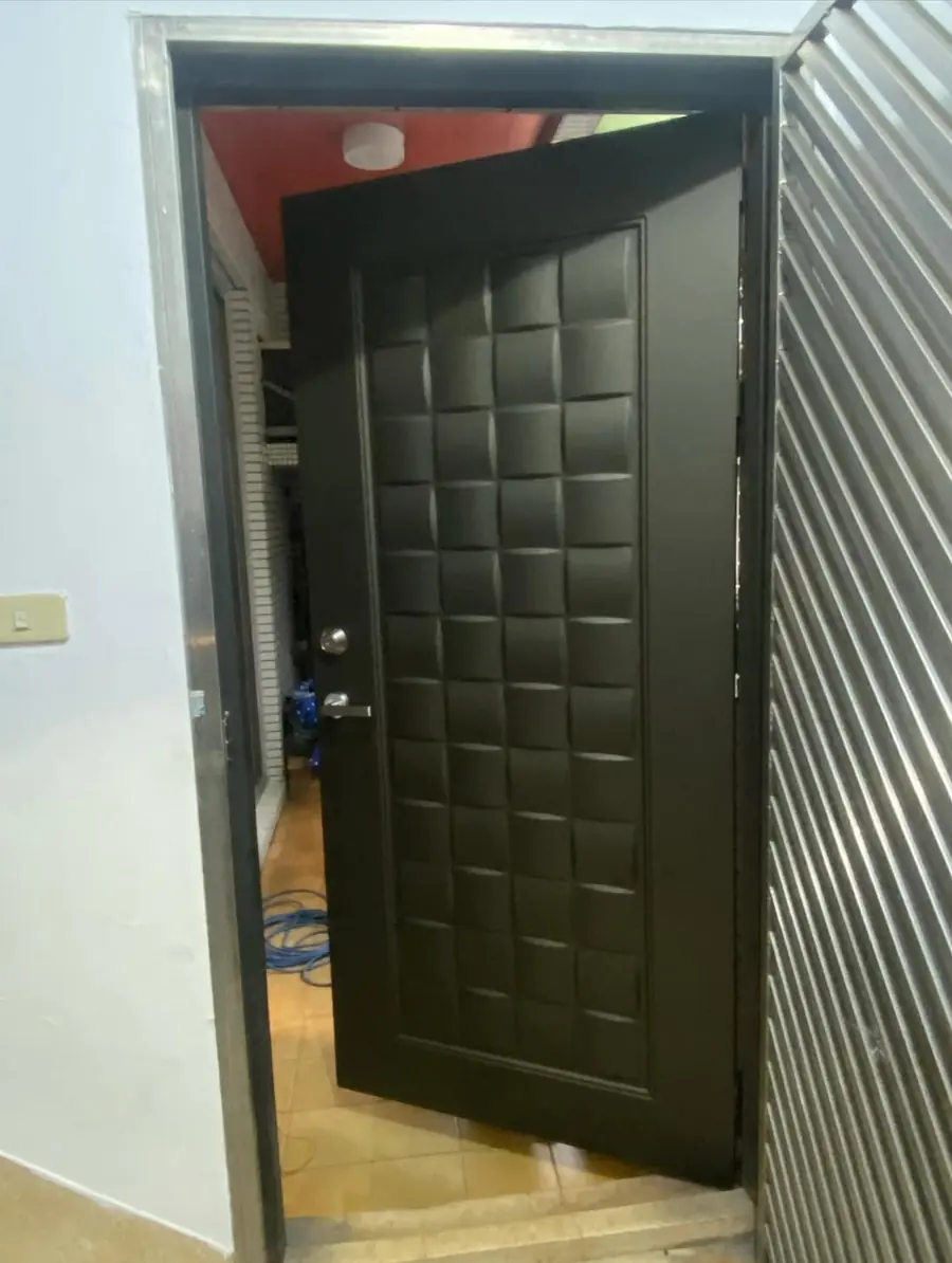 新北市土城區單玄關門安裝施工實績照片 3
