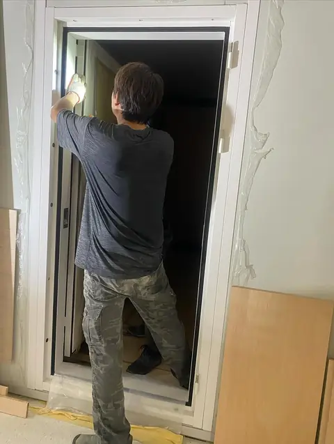 新竹縣竹北市實驗室門立框與門扇安裝實績照片 1
