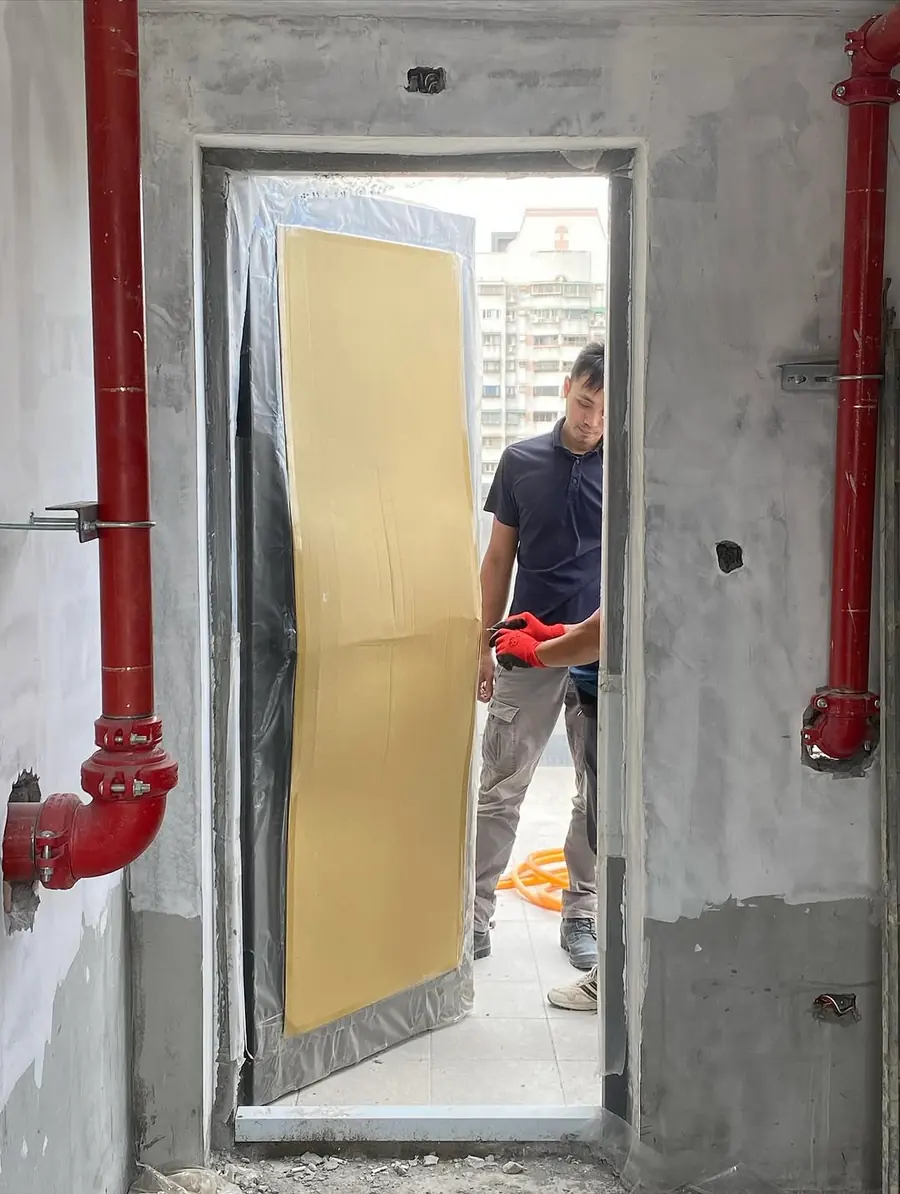 新北市中和區機房與陽台門安裝施工實績照片 1