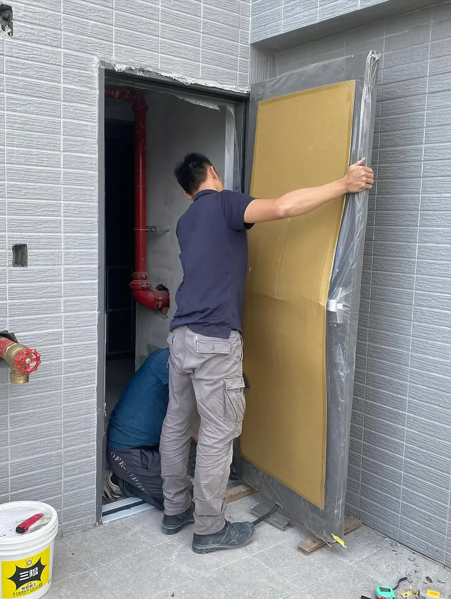 新北市中和區機房與陽台門安裝施工實績照片 3