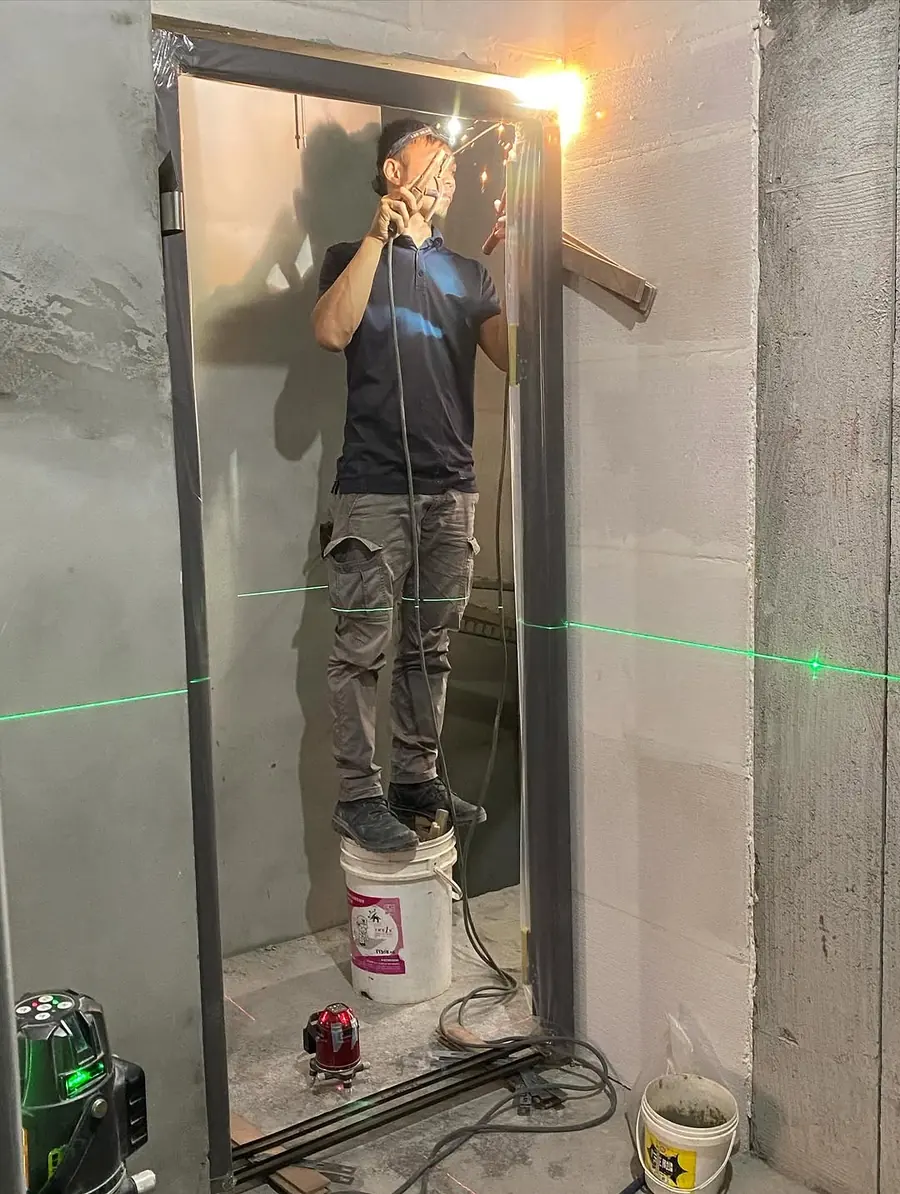 新北市中和區機房與陽台門安裝施工實績照片 4