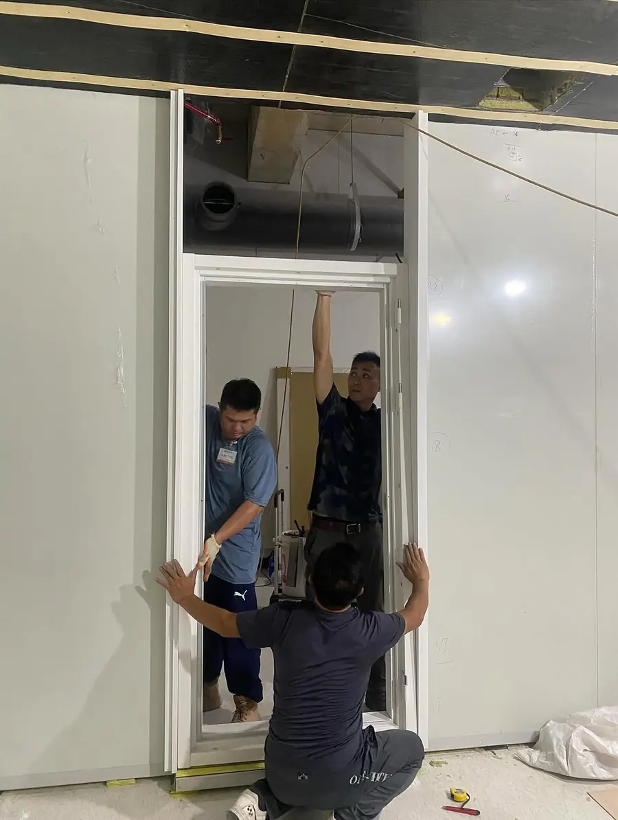 新竹縣竹北市雙玄關門安裝施工實績照片 7