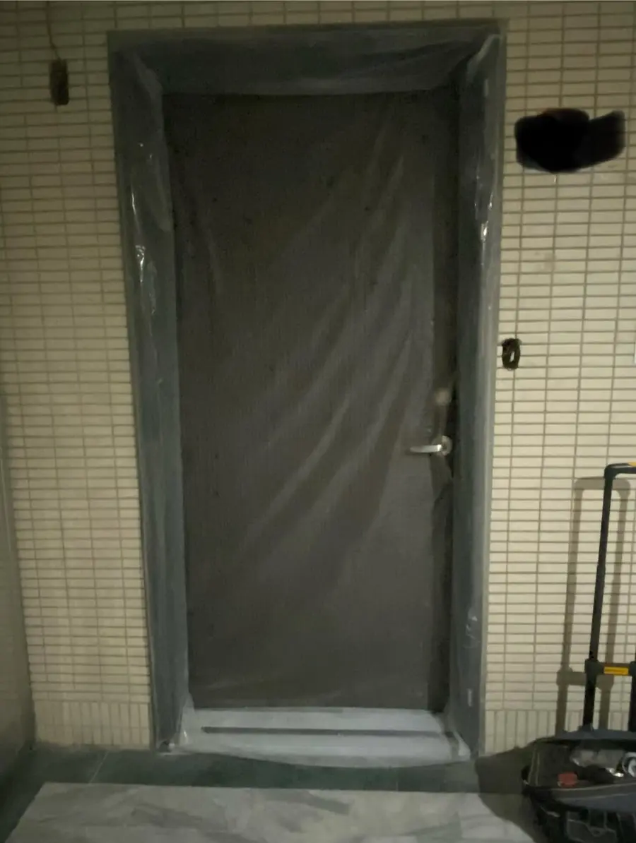 台北市松山區內玄關門安裝施工實績照片 2