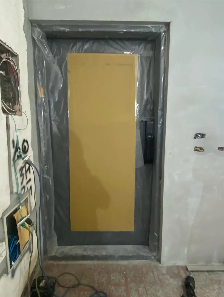 新北市鶯歌區單玄關門安裝施工實績照片 3