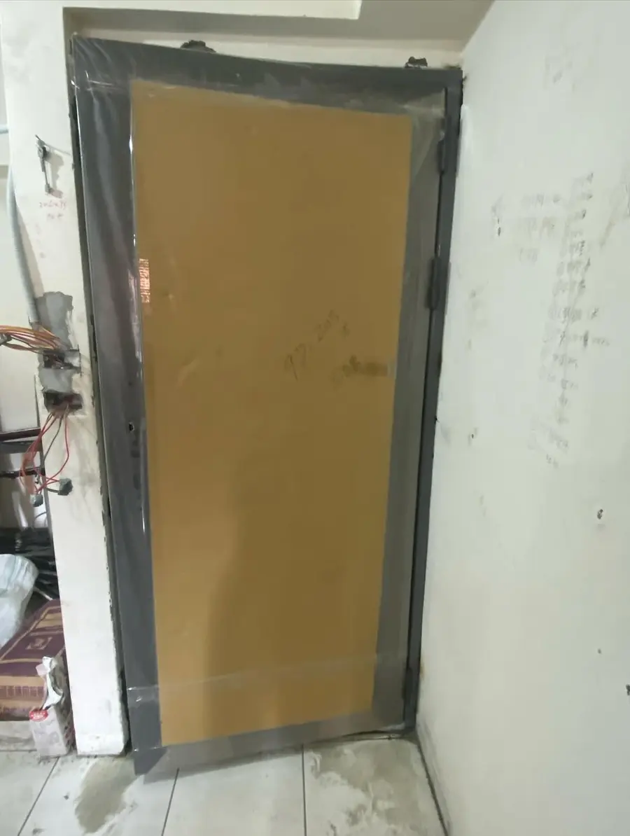 新北市新莊區單玄關門安裝施工實績照片 3