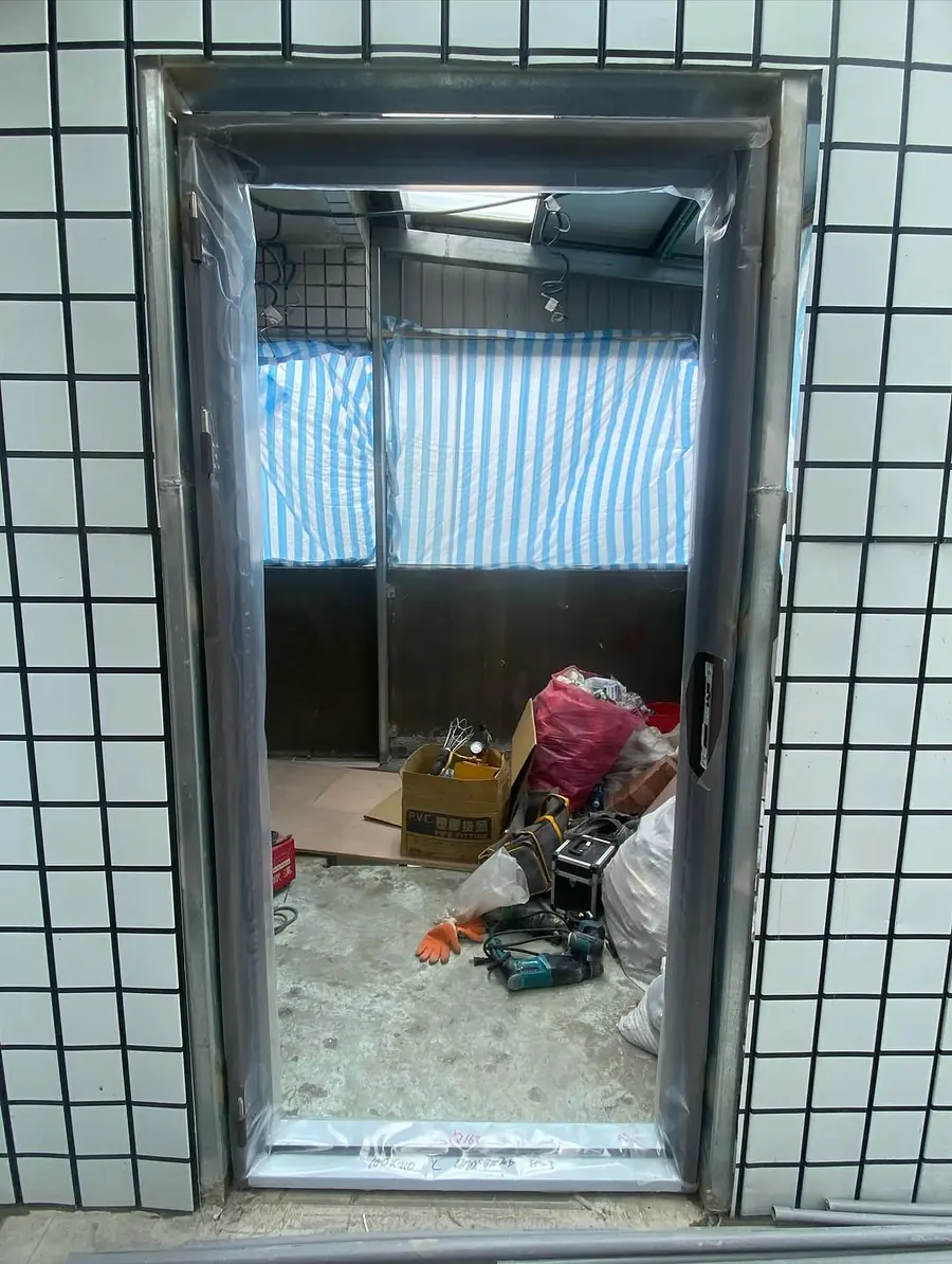 新北市板橋區單玄關門門框安裝（立框）實績照片 2