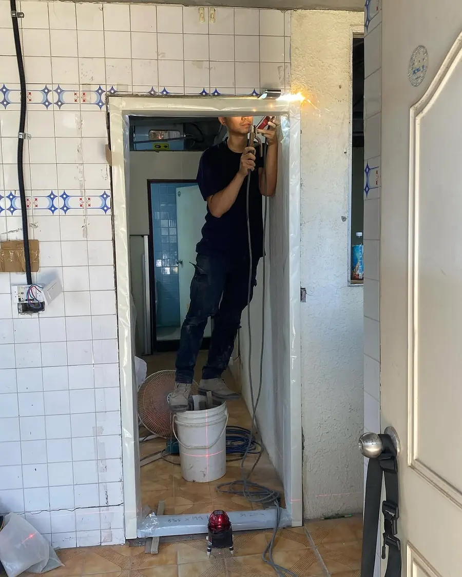 新北市中和區單玄關門安裝施工實績照片 2