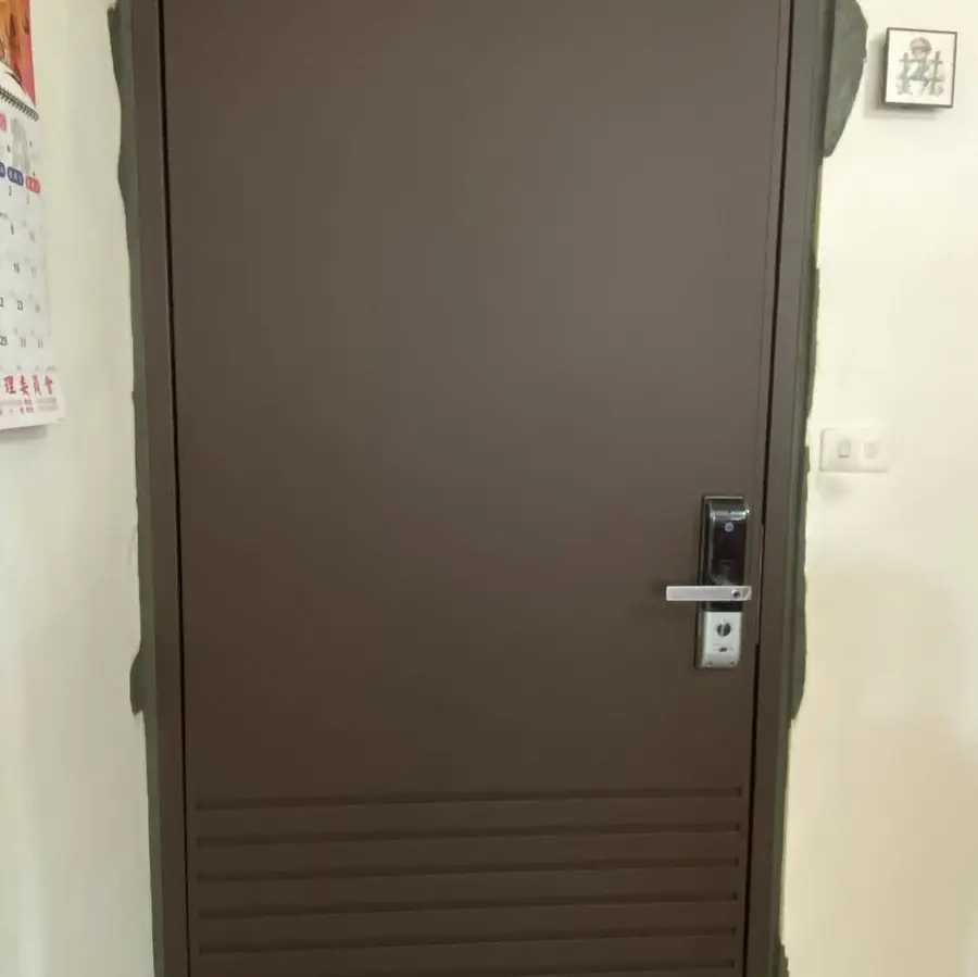 桃園市龜山區單玄關門安裝施工實績照片 3