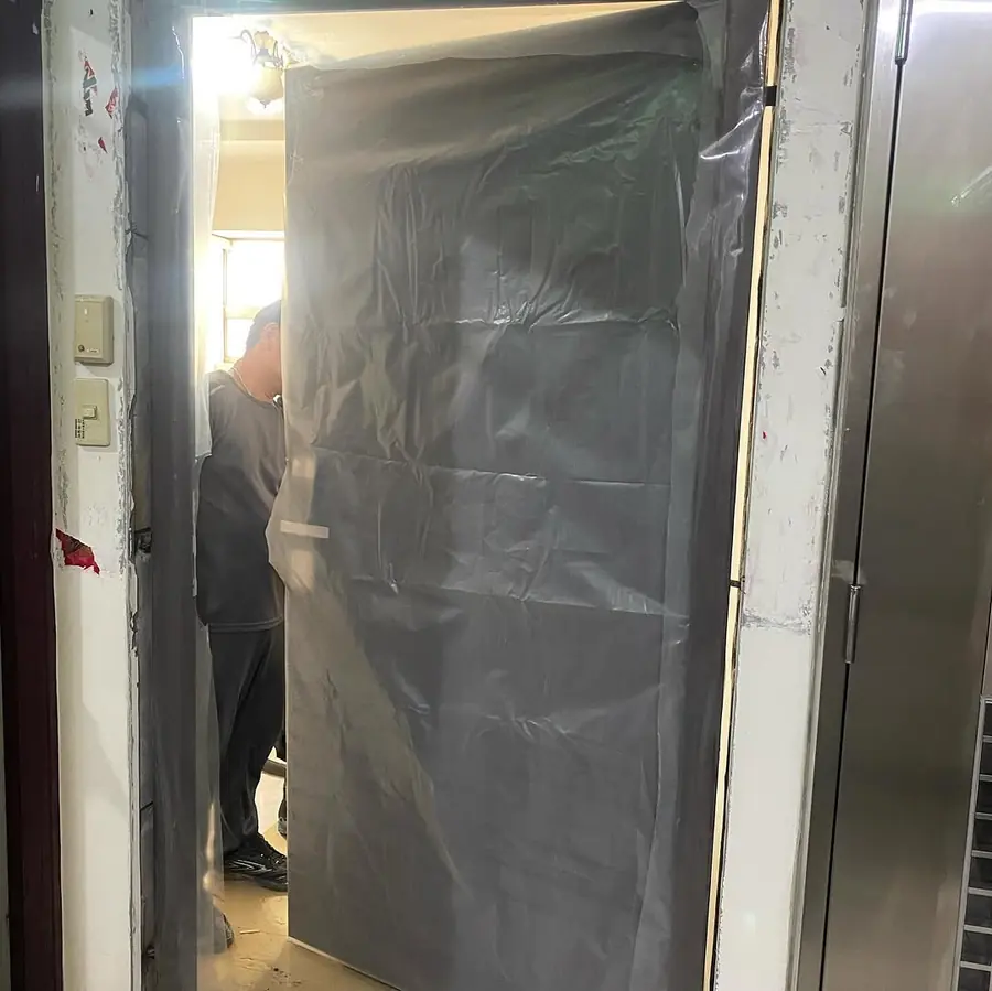桃園市龜山區單玄關門安裝施工實績照片 4