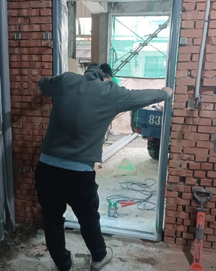 桃園市中壢區雙玄關門門框安裝（立框）實績照片 2