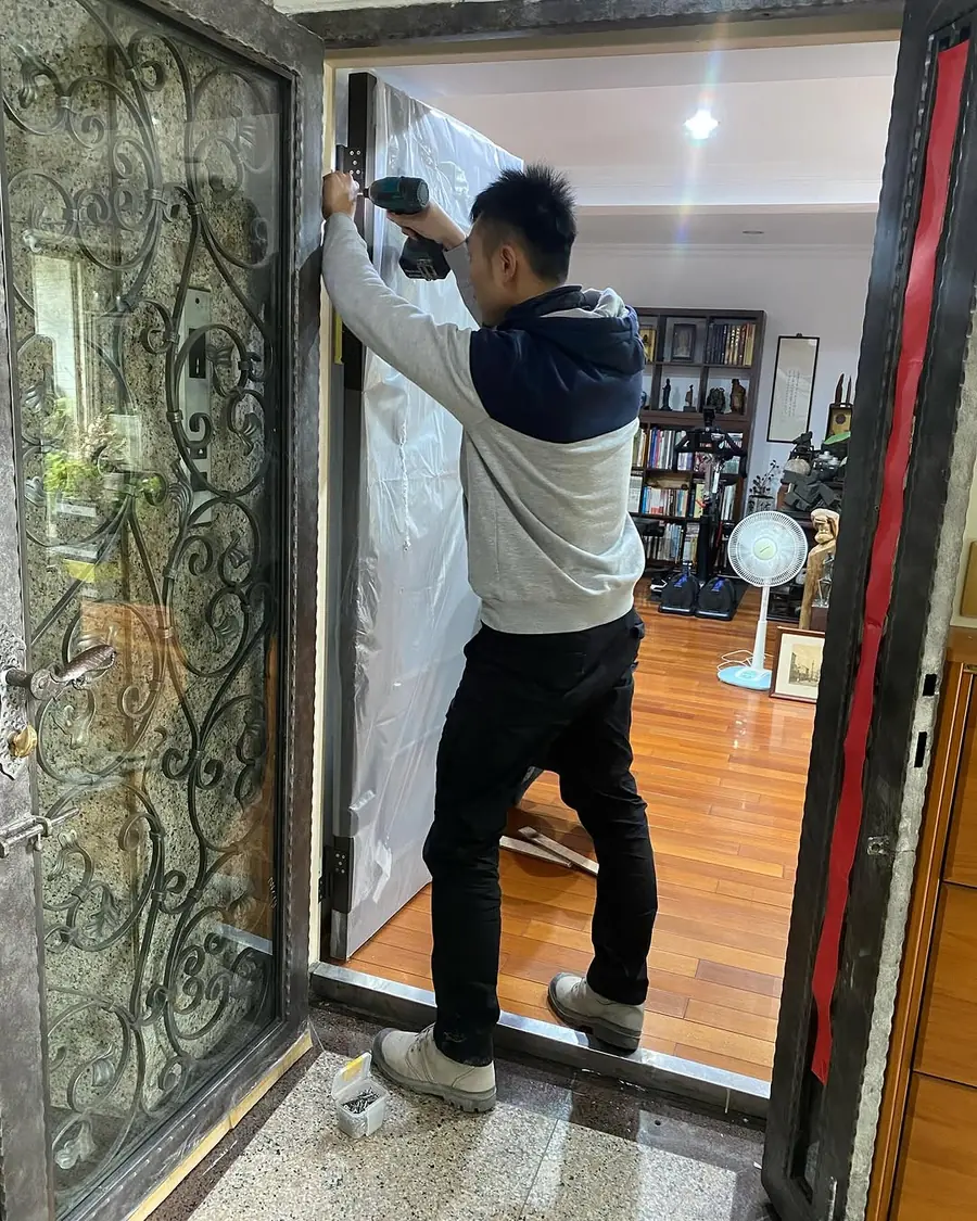 新北市土城區子母門安裝施工實績照片 4