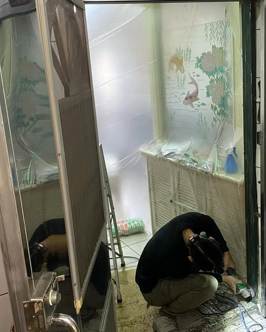 新北市三峽區內玄關門門框現場美容噴漆實績照片 7