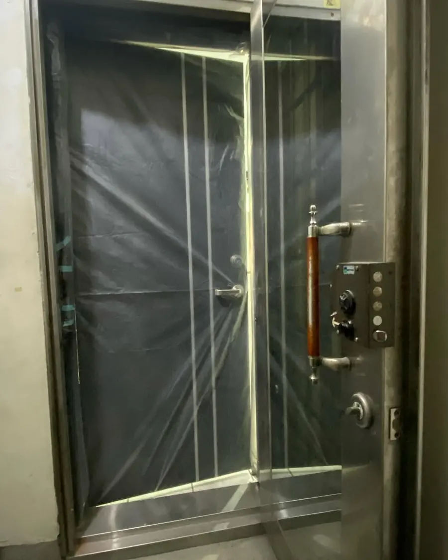 新北市板橋區單玄關門安裝施工實績照片 1