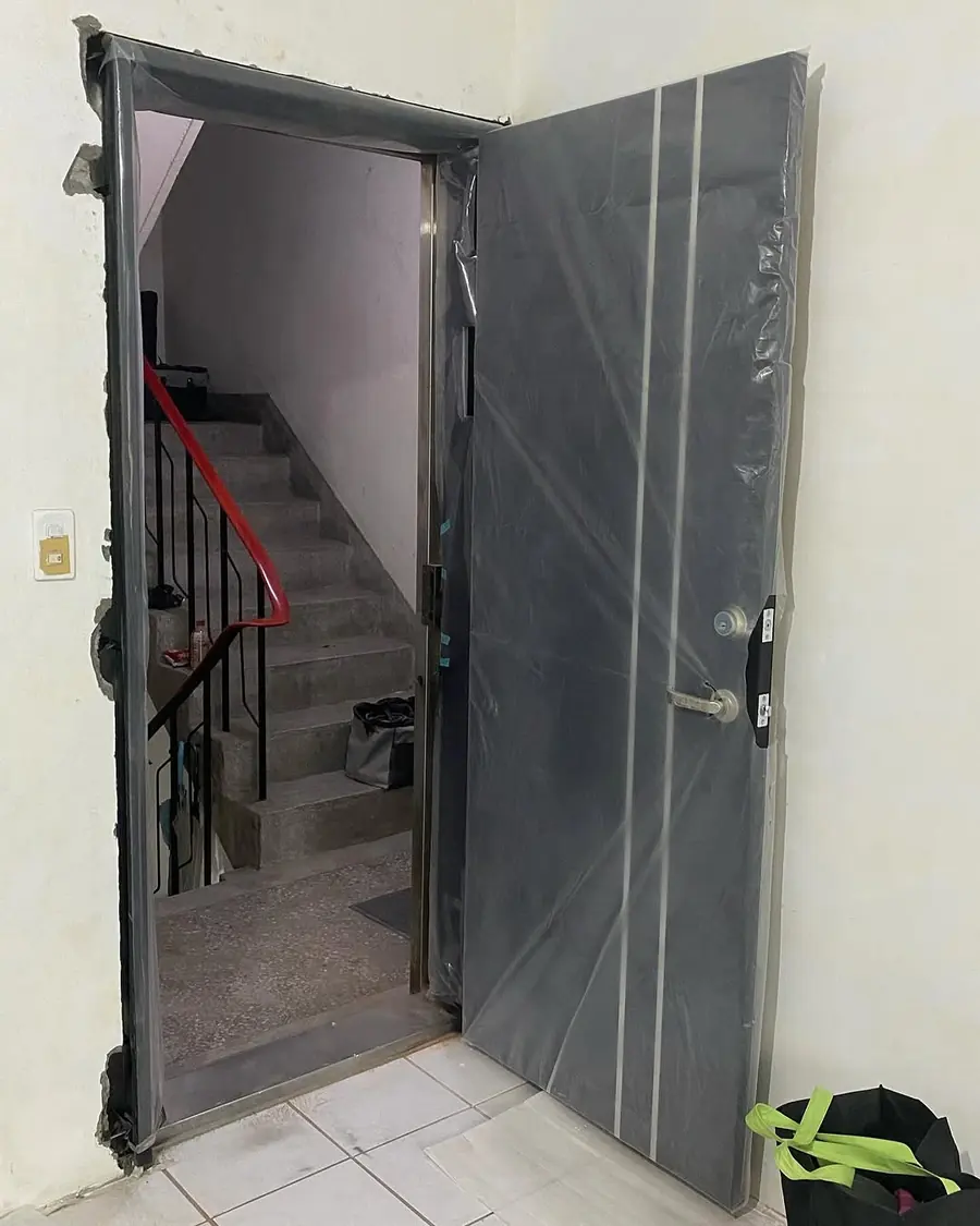 新北市板橋區單玄關門安裝施工實績照片 2
