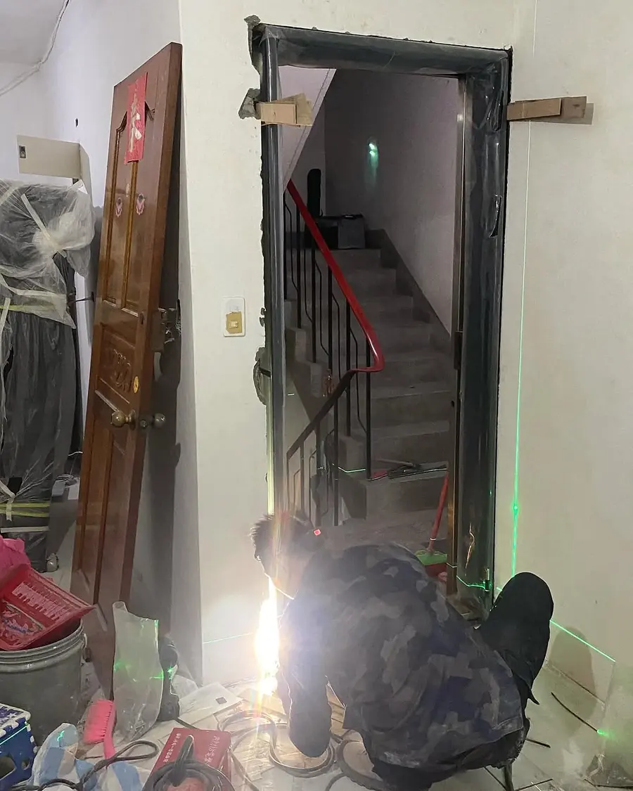 新北市板橋區單玄關門安裝施工實績照片 5