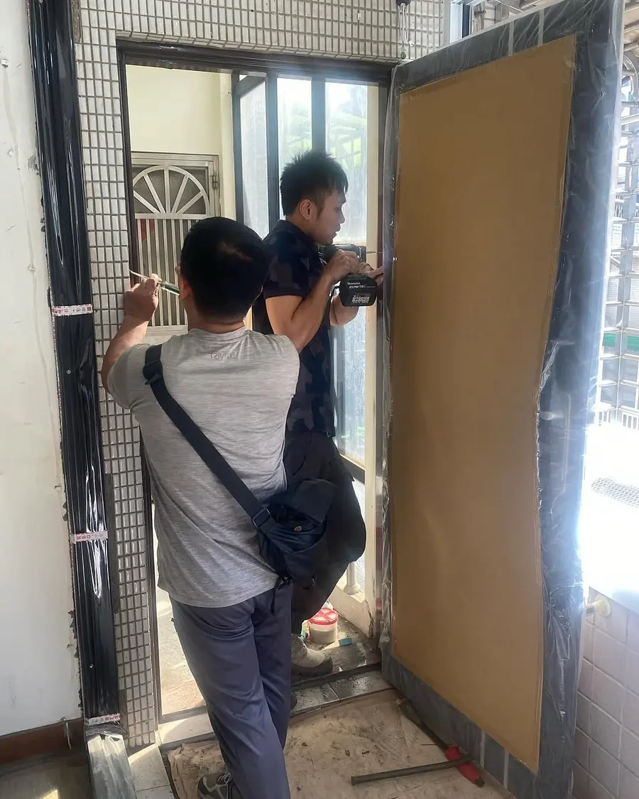 台北市單玄關門安裝施工實績照片 3