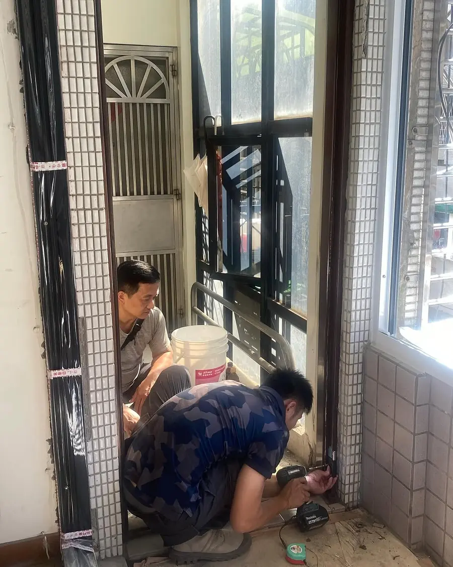台北市單玄關門安裝施工實績照片 4