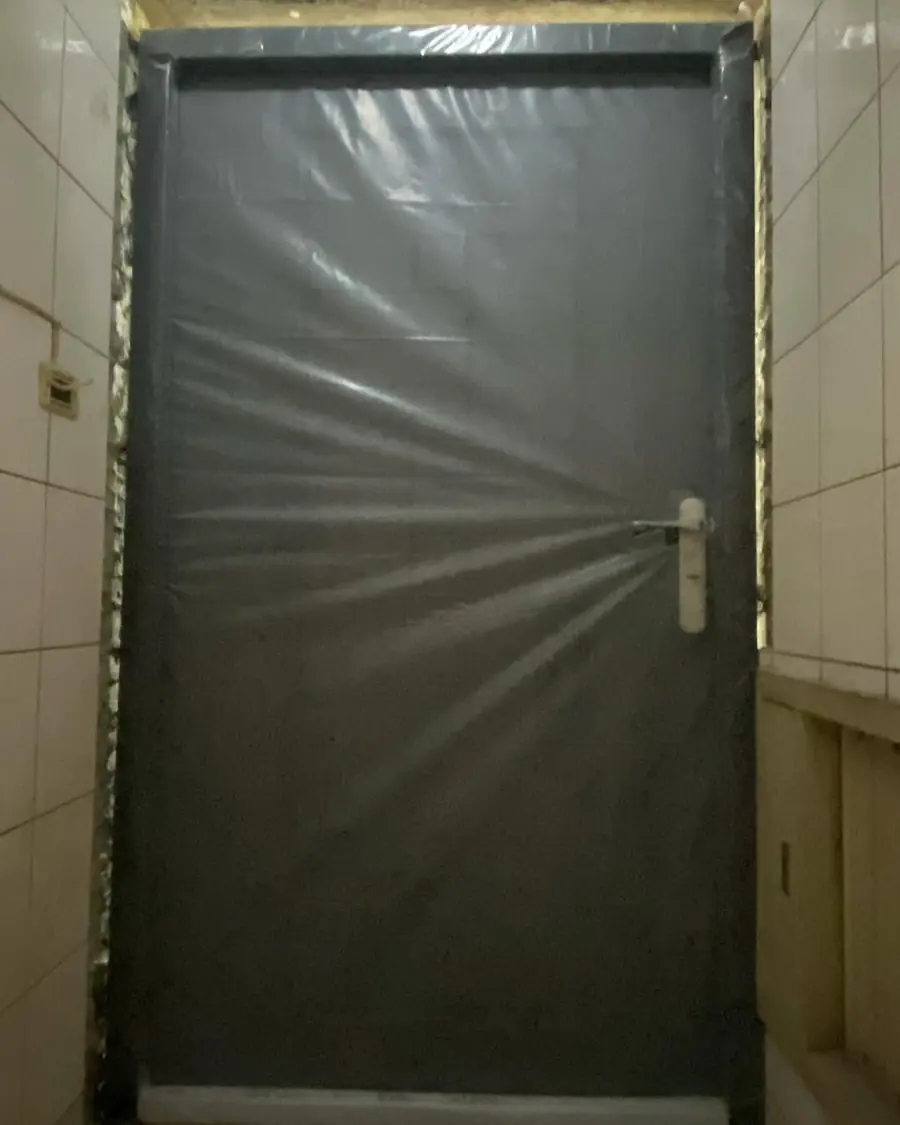 新北市土城區單玄關門安裝施工實績照片 1