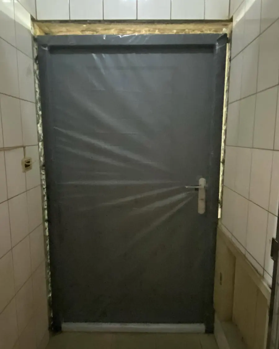 新北市土城區單玄關門安裝施工實績照片 2