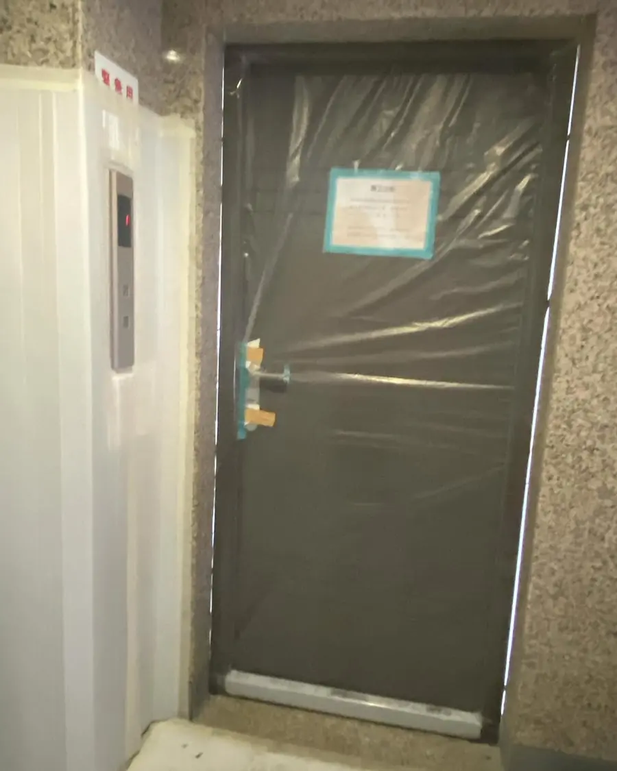 台北市單玄關門安裝施工實績照片 1