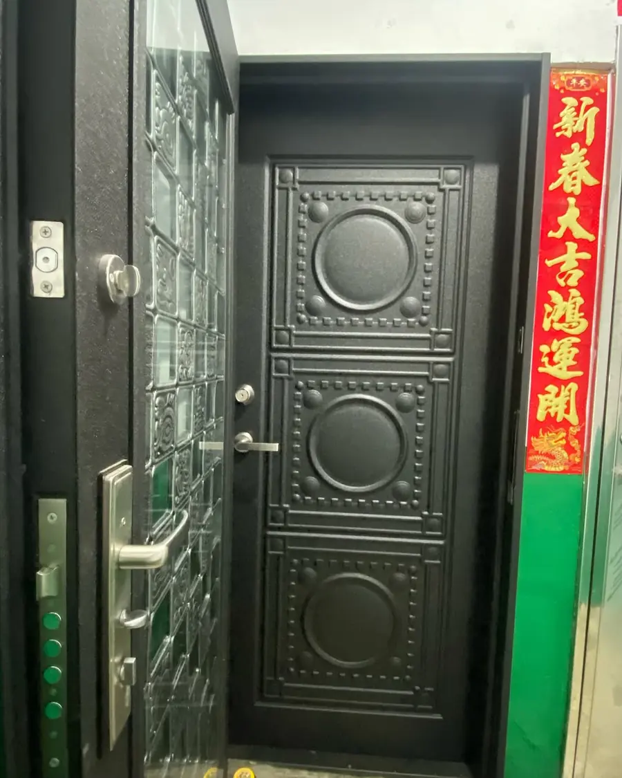 台北市內玄關門安裝施工實績照片 2