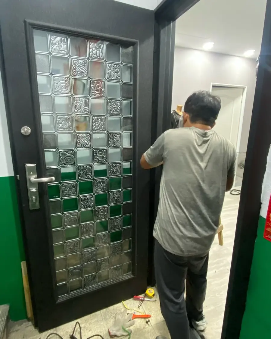 台北市內玄關門安裝施工實績照片 4