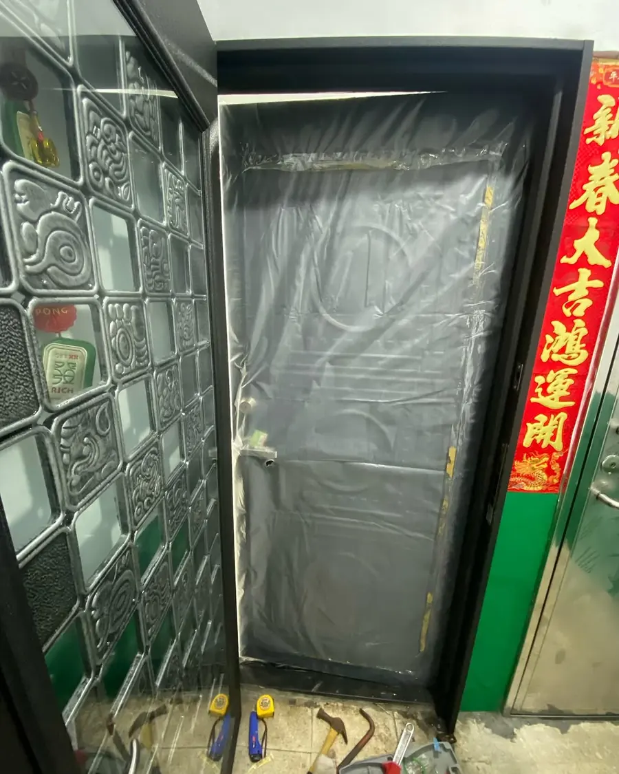 台北市內玄關門安裝施工實績照片 6