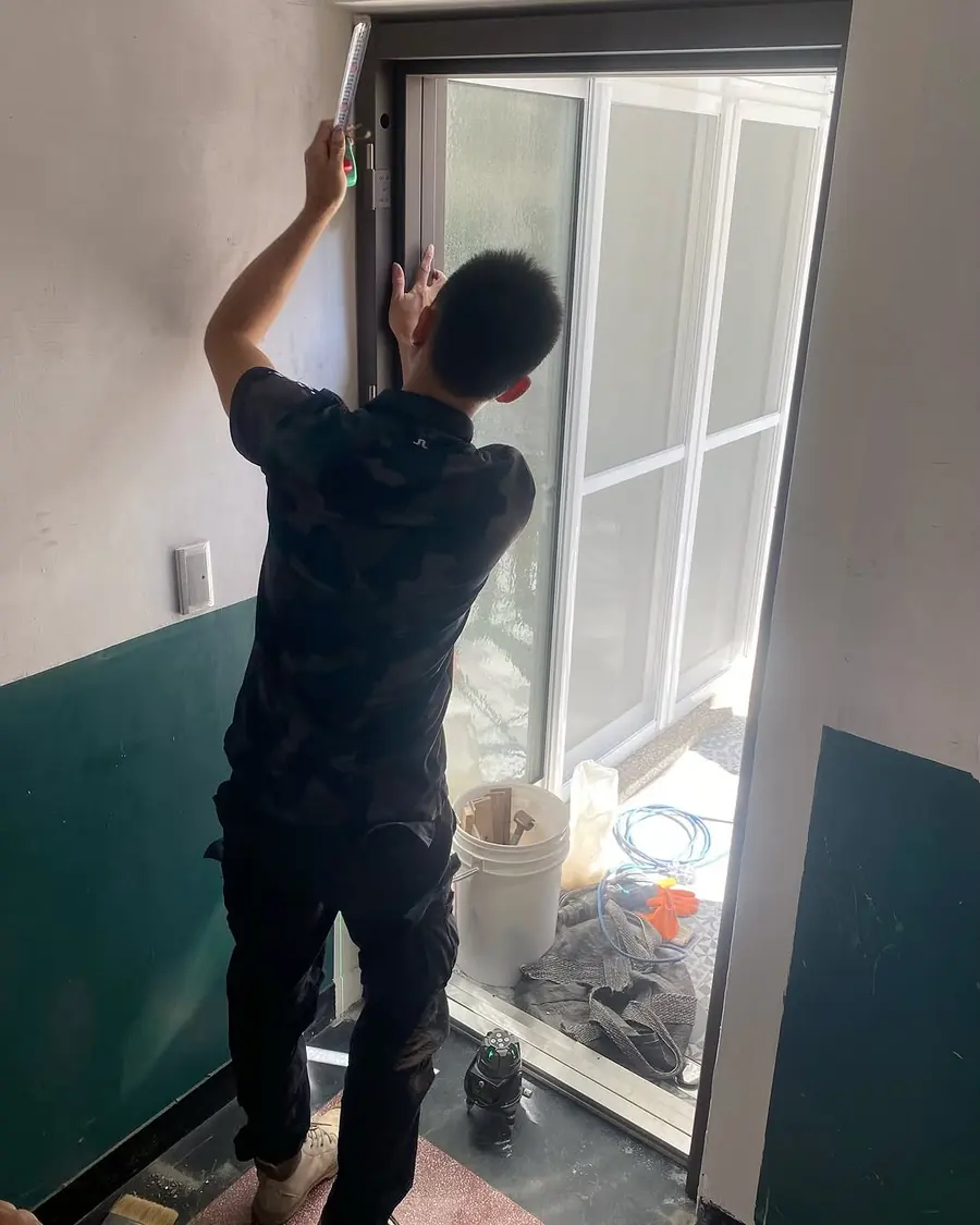 台北市外玄關門安裝施工實績照片 7