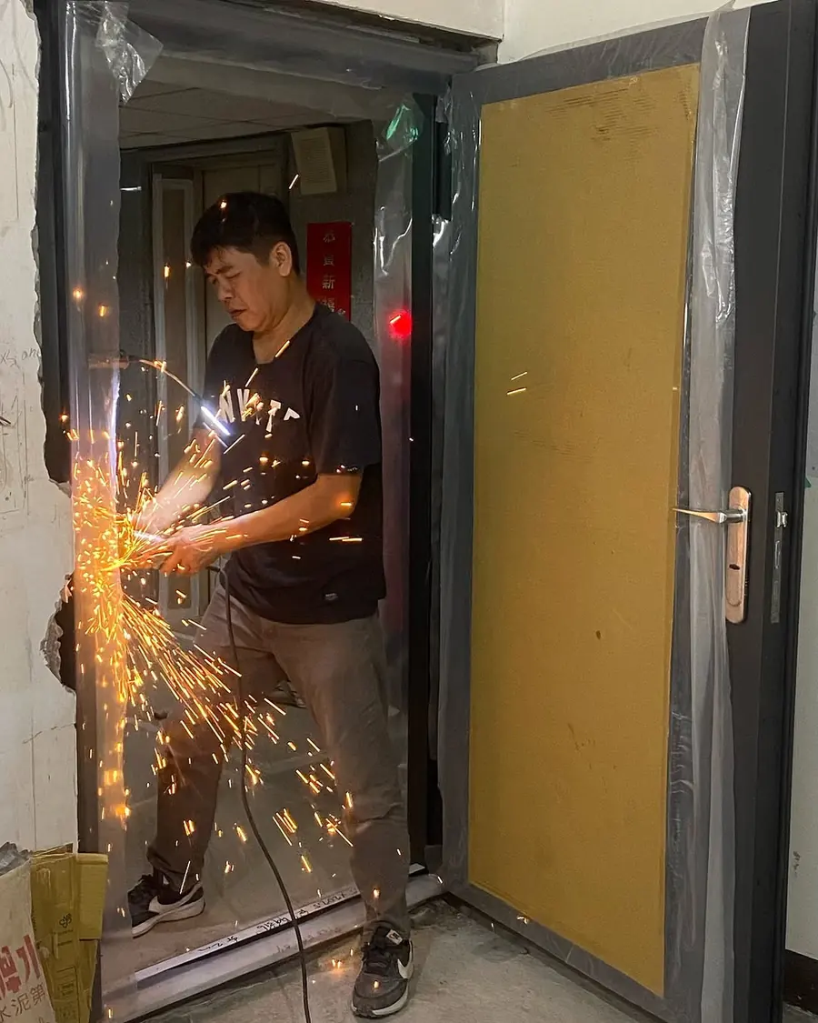 新北市土城區單玄關門安裝施工實績照片 2