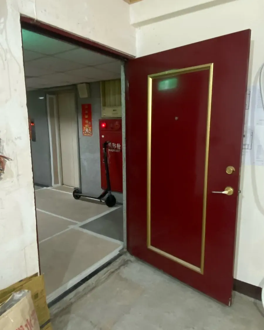 新北市土城區單玄關門安裝施工實績照片 7