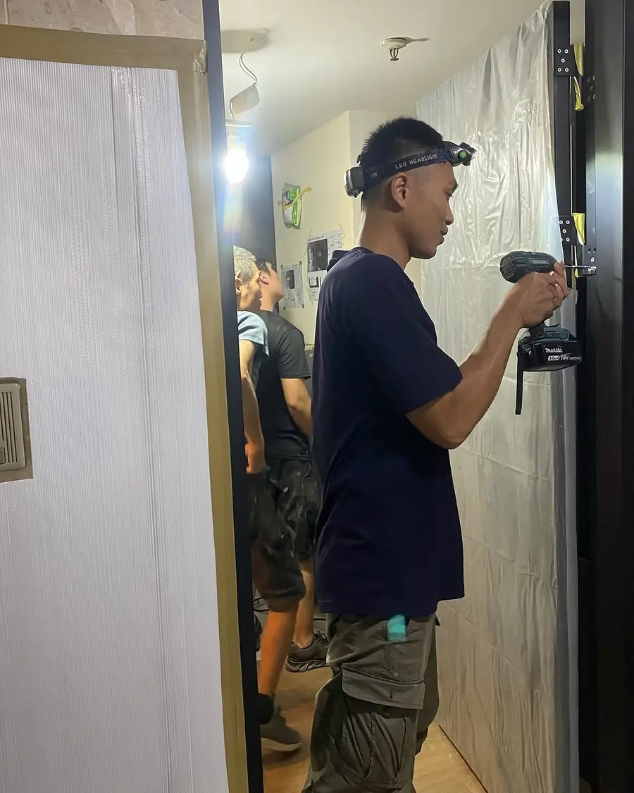 新北市中和區單玄關門門框現場美容噴漆實績照片 4