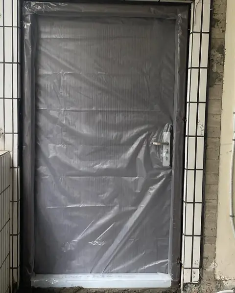 新北市新莊區單玄關門安裝施工實績照片 1
