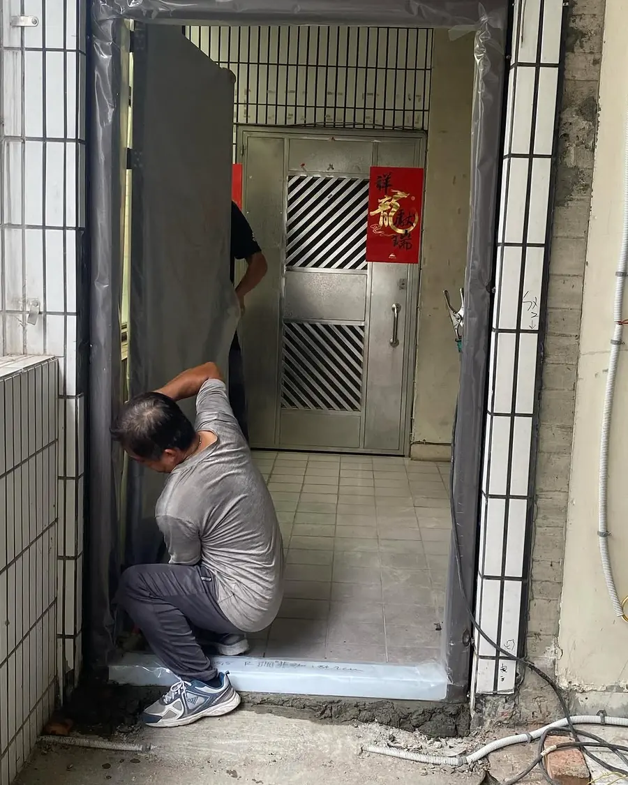 新北市新莊區單玄關門安裝施工實績照片 3