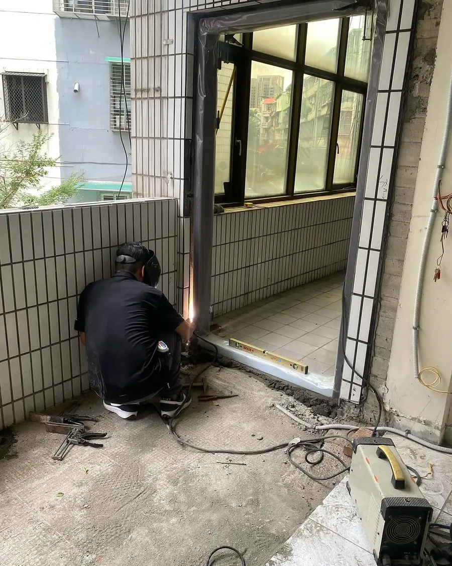 新北市新莊區單玄關門安裝施工實績照片 4