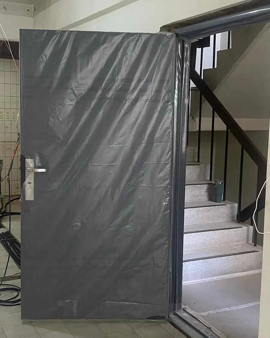 台北市單玄關門安裝施工實績照片 1