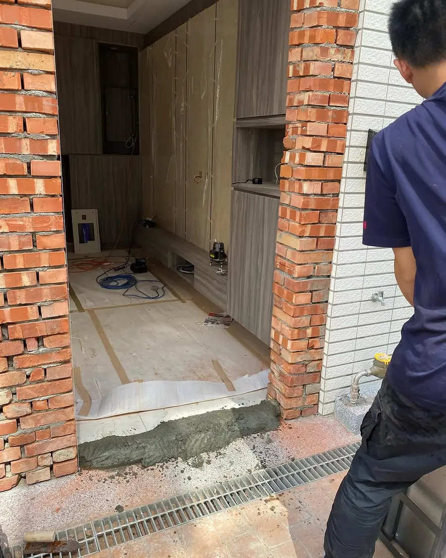 桃園市中壢區雙玄關門安裝施工實績照片 3
