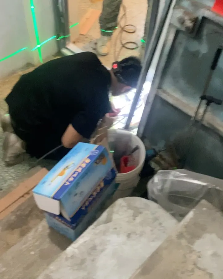 台北市萬華區單玄關門安裝施工實績照片 6