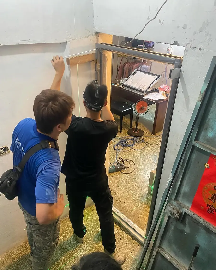 台北市萬華區單玄關門安裝施工實績照片 7