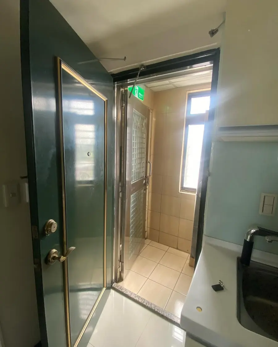 台北市南港區單玄關門門框現場美容噴漆實績照片 6