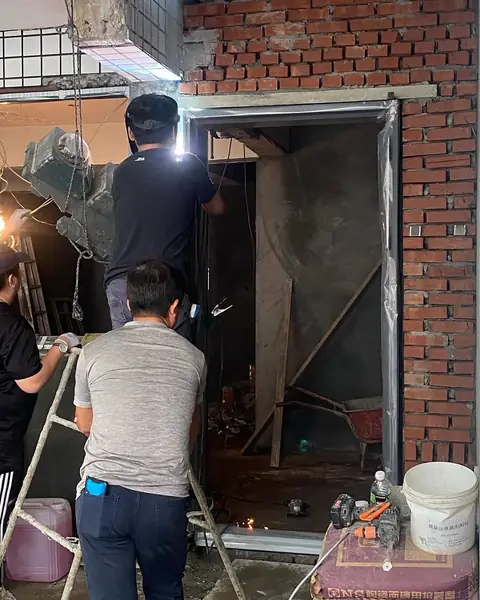 桃園市中壢區雙玄關門門框安裝（立框）實績照片 1