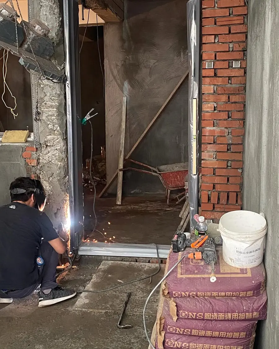 桃園市中壢區雙玄關門門框安裝（立框）實績照片 2