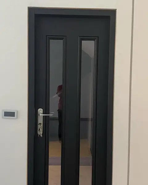 台北市北投區單玄關門安裝施工實績照片 1