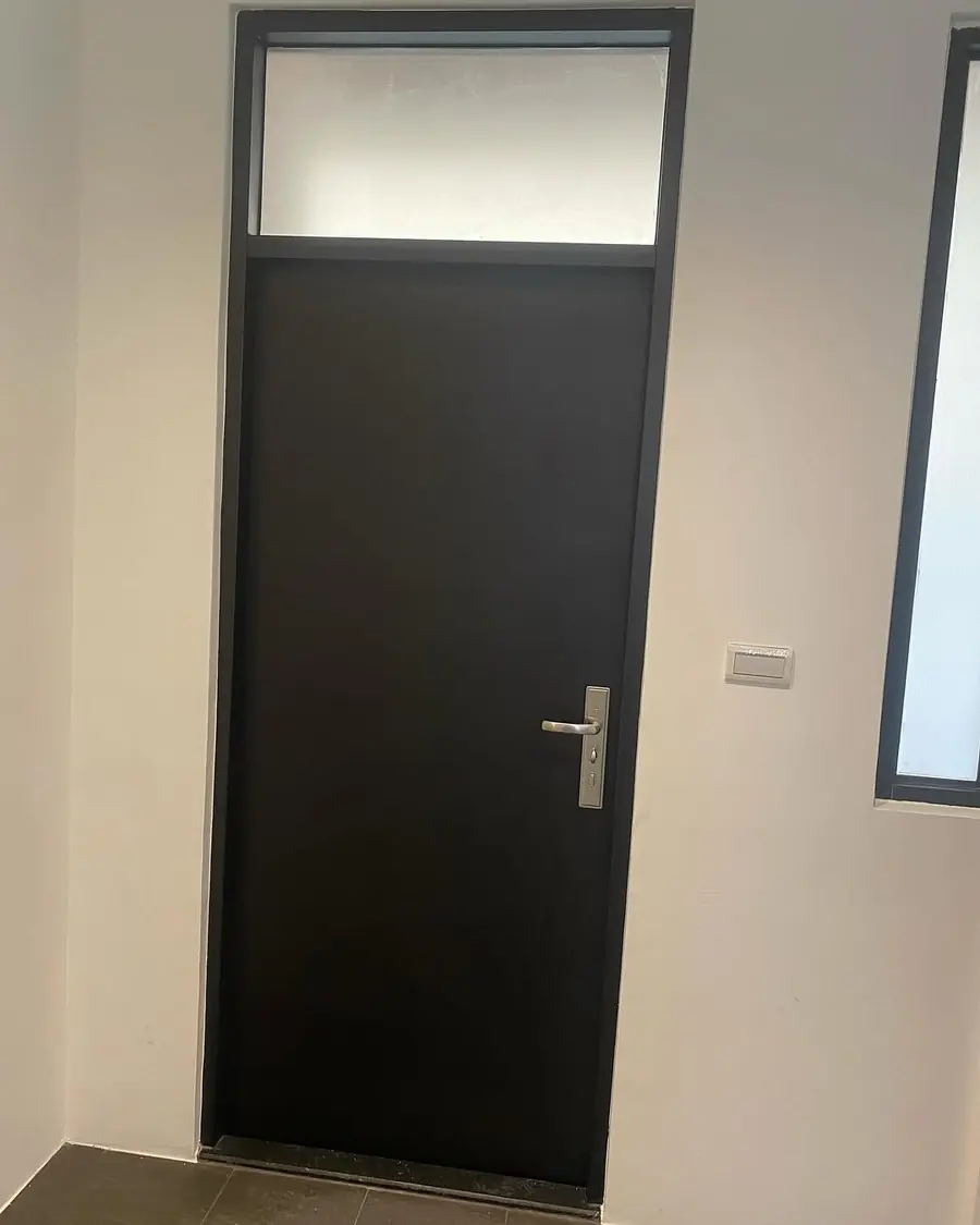 台北市北投區單玄關門安裝施工實績照片 3